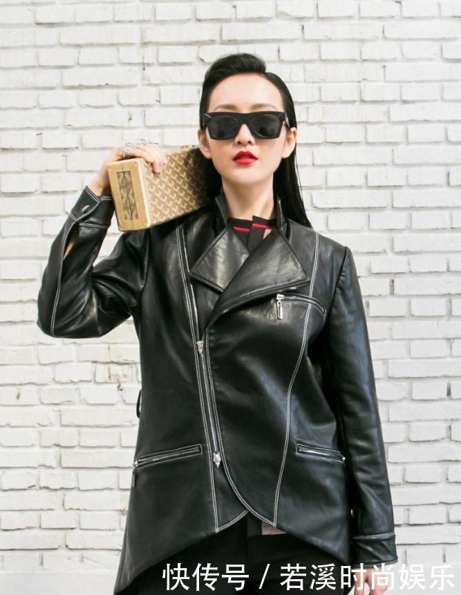 王鸥穿一身“师太”装，好身材完全裹不住，造型师很有想法！