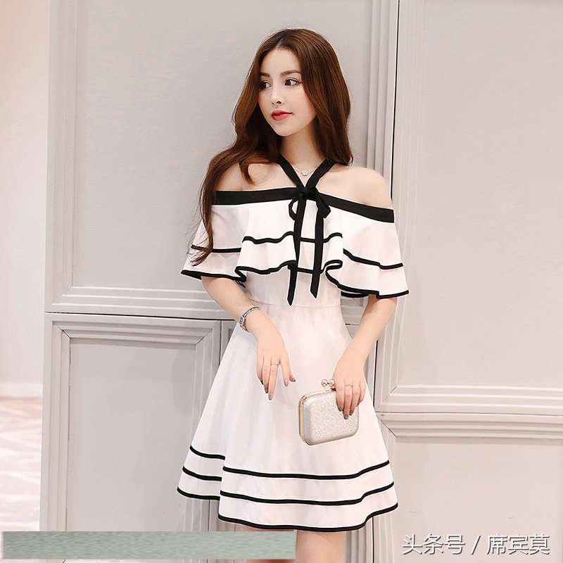 如今的小姑娘太胆大了，出门穿这样的一字裙，大大提升优雅女人味