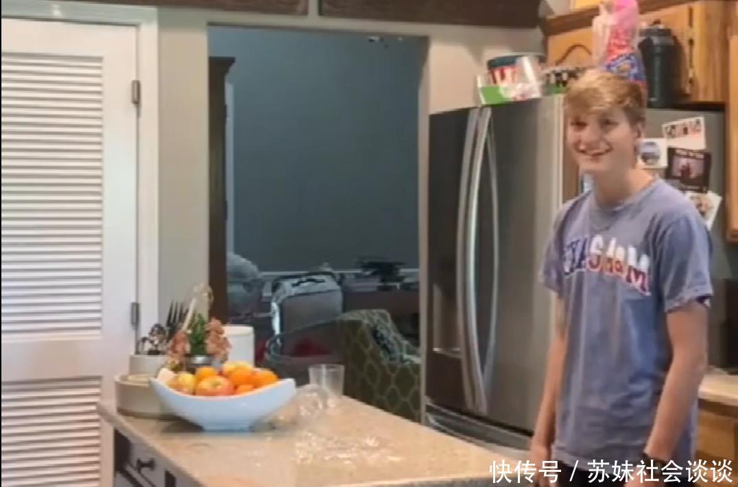 美国小伙不服中国制造,测试中美两国杯子质量