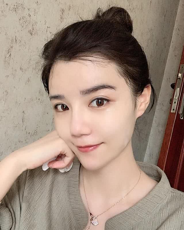  『效果显著』一袋牛乳就能保持全身美白，面部美白祛斑＋祛痘印，实际效果显著还划算！