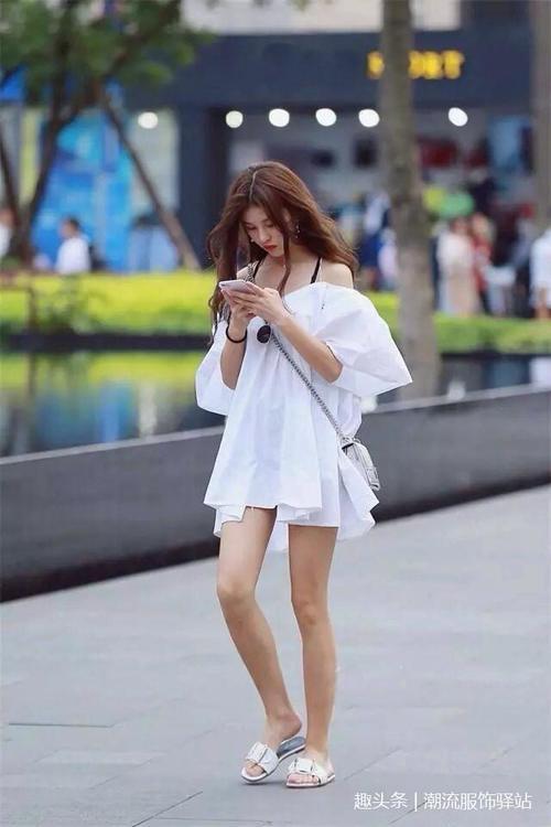 街拍：爱打扮的美女，图1贵气，图2甜美，图3最有女人味！