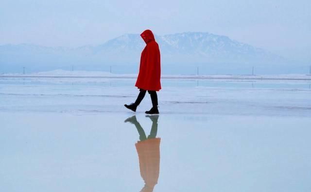 中国新疆最美的盐湖之一 不输茶卡盐湖 更被称为新疆的马尔代夫