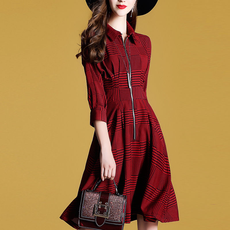 “旗袍”再美也别买，高级“绯红”裙，洋气迷人，670后穿很美