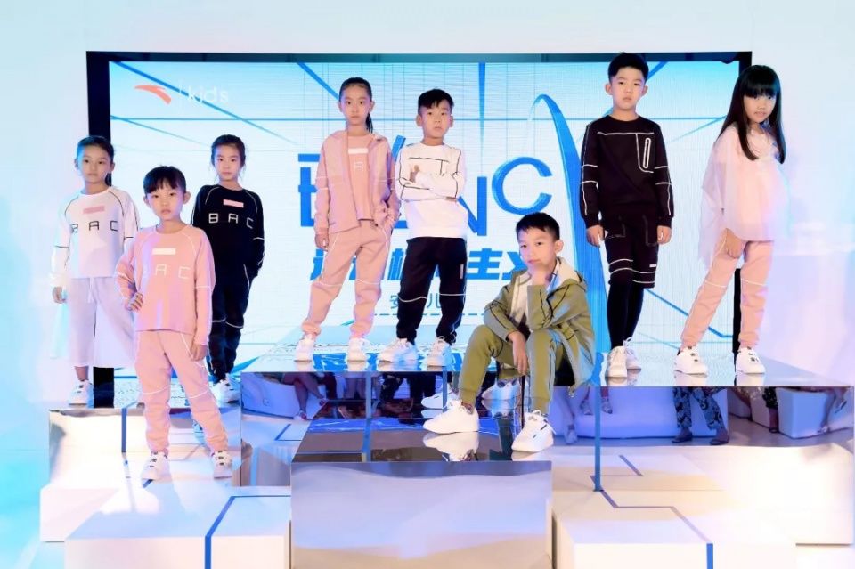 错过最火的“运动极简主义”,这个秋冬都不能好好穿了!