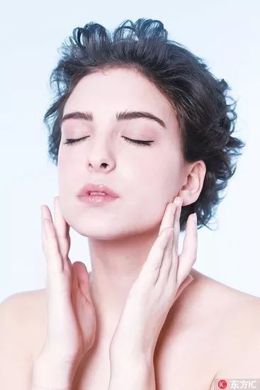 美白界大亨进军食补界，透亮美肌还能吃出来!