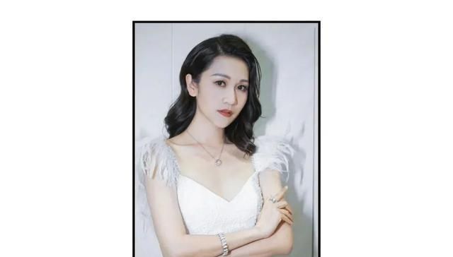  「妈妈们」生完孩子头发没空打理，肌肤再亮也感觉老5岁！