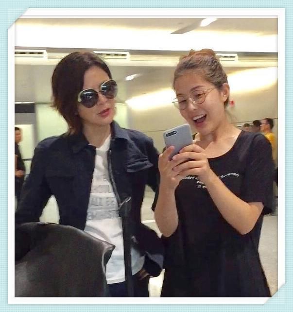 看了55岁关之琳的机场秀，再看看张凯丽，网友：真不相信她俩同岁