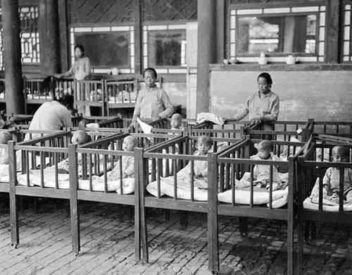 美国一位研究中国的学者，无意中在家里翻出来6000张中国老照片