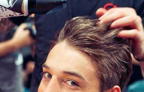  『锡纸』男孩锡纸烫的步骤与过程 锡纸烫要这么打理