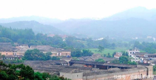 江西省面积最大、人口和下辖县市最多的地级市