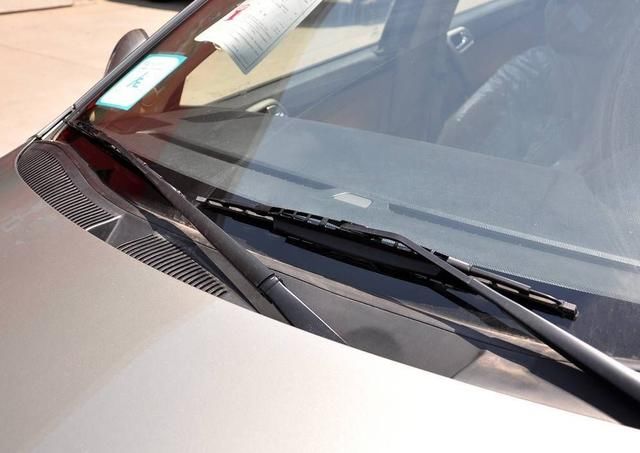 窄路开车不能全靠感觉，学会这这三招，窄路或不愁找不到车轮位置