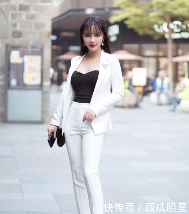 【 美女】靓丽美搭，尽显女神气质！，美女街拍：身材曼妙的小姐姐