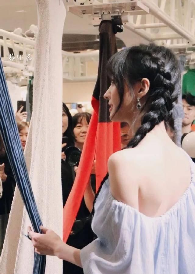  [美少女]90后郑爽不愧当红美少女！肤如凝脂身材优越锁骨惹人羡