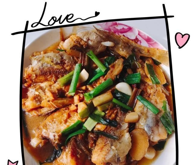  黄花鱼：这才是黄花鱼最好吃的家常做法，鲜嫩无腥味，比吃肉还解馋