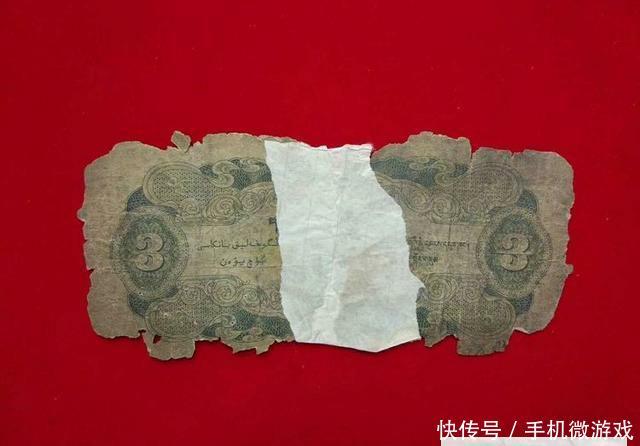农村老人拿一张“废纸”去古玩店变卖，店主：最多能值100元！
