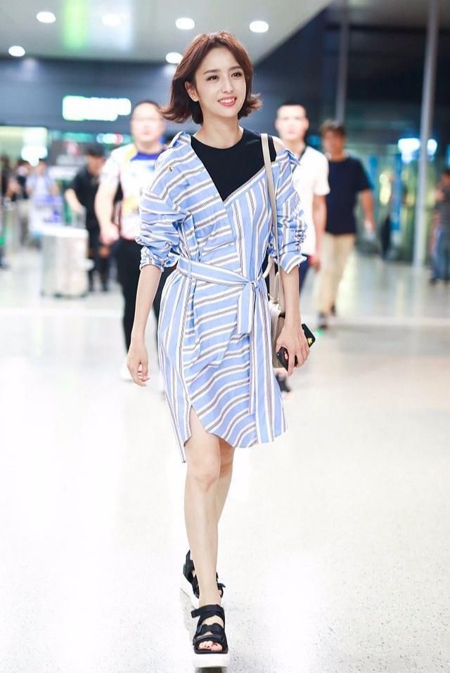 陈乔恩真大胆！穿的紧身的上衣还勒变形了 网友：隔着屏幕觉得疼