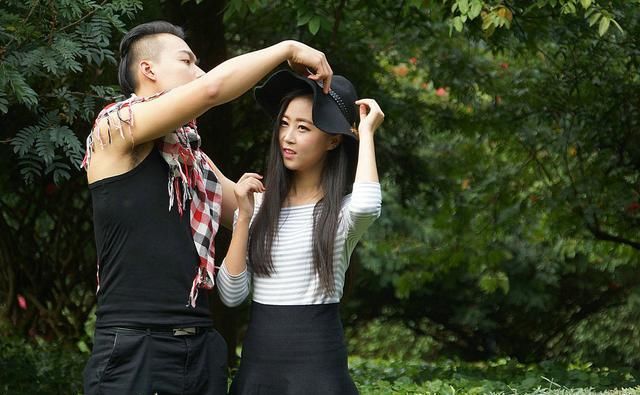  [生肖属马的人]生肖马4月份找到自己桃花位，轻松获得美人归感情甜蜜