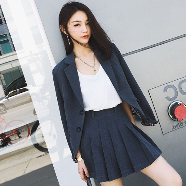 过时秋装扔了吧，新上的”女款西装“才叫时髦，一件上身不美都难