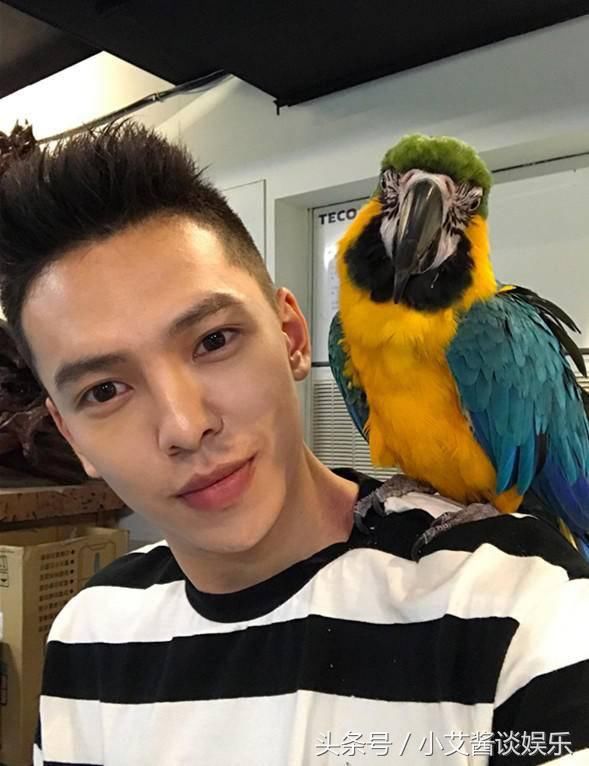 《如懿传》中的颜值担当是李玉，网友：戏里戏外都是进忠比较帅！