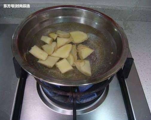 生姜配合它，睡前洗脸，一周皮肤如艺人般光滑透亮，轻松祛斑