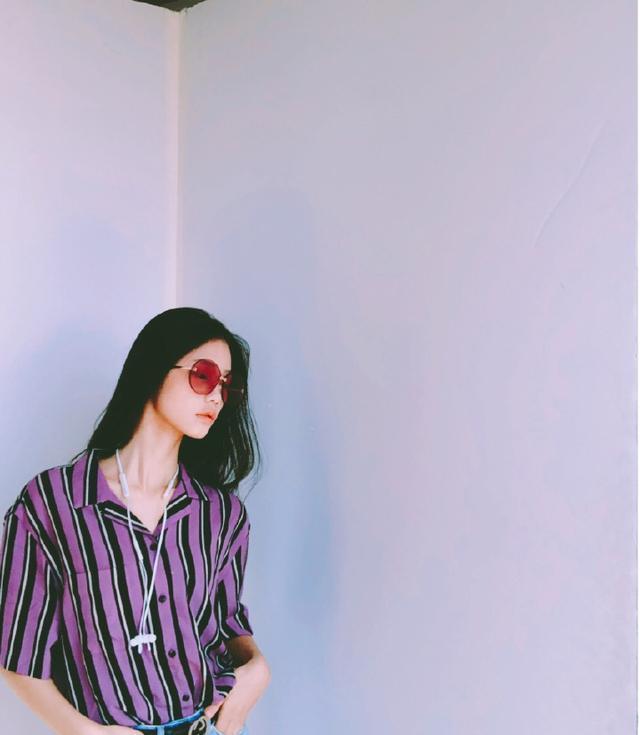 王艺穿香芋色吊带裙,性感仿佛落日女神,网友:被你美哭了!