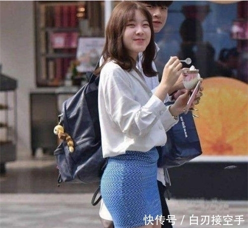 『美女』美丽动人的美女街拍:清澈甜美的美女,给你清新的感觉