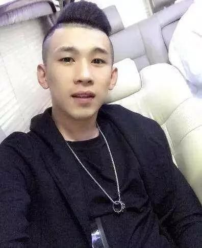 给网红主播刷礼物打赏的人, 现实中过得怎么样