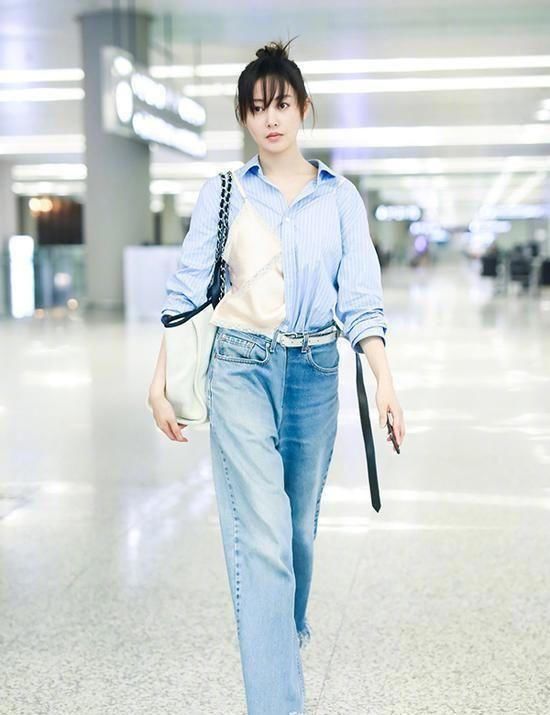  祝绪丹■“俩件衣服裤子当做一件衣服穿”