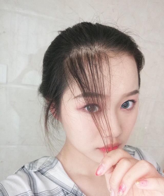  发际■发际线高该怎么办？教你剪遮住发髻线的刘海儿，一瞬间长相都变大了！
