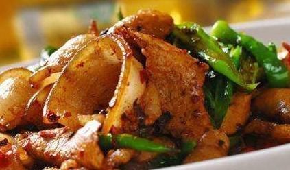  [餐馆]做回锅肉时，掌握这2点，做出的回锅肉香味四溢，再不用去餐馆吃