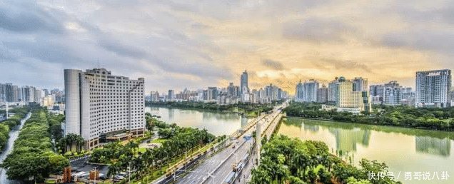 广西要是想做大做强首府南宁，那么与该城市合并是“势在必行”的