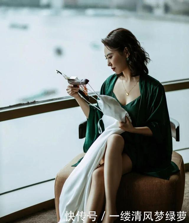 #太美#Oh my god!这些新娘婚礼晨袍也太美了吧
