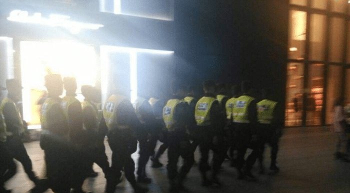  中国■一美国男孩，看完中国的凌晨三点，感叹道终于知道中国为