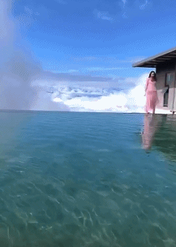 四川这座小城，叫板稻城亚丁，不输江南，藏着亚洲第一云海，高铁