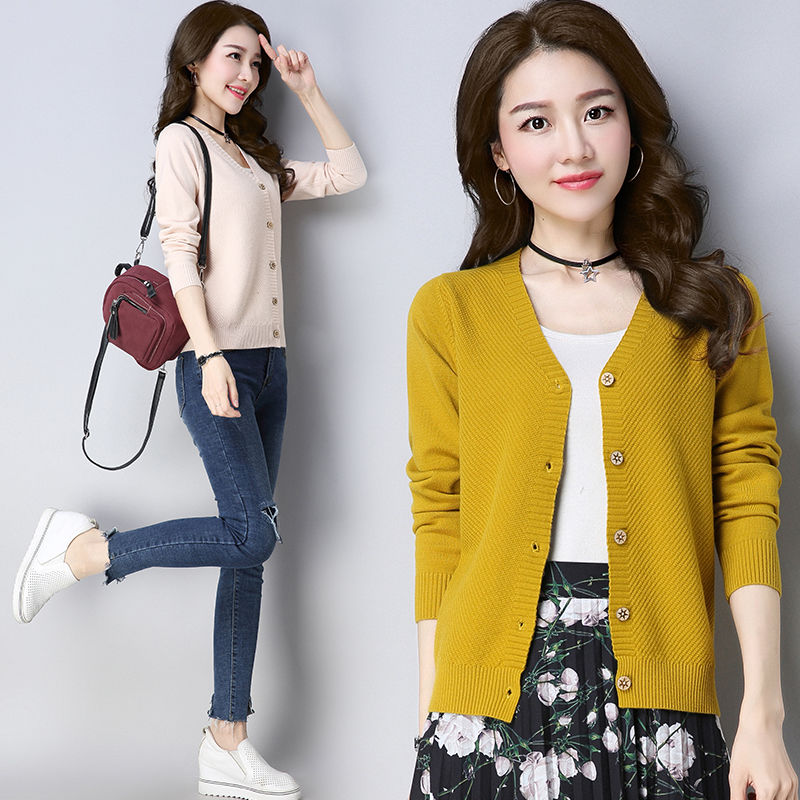 媳妇个子矮，不敢买长裙，9月就穿“秋披肩”，时尚又显高