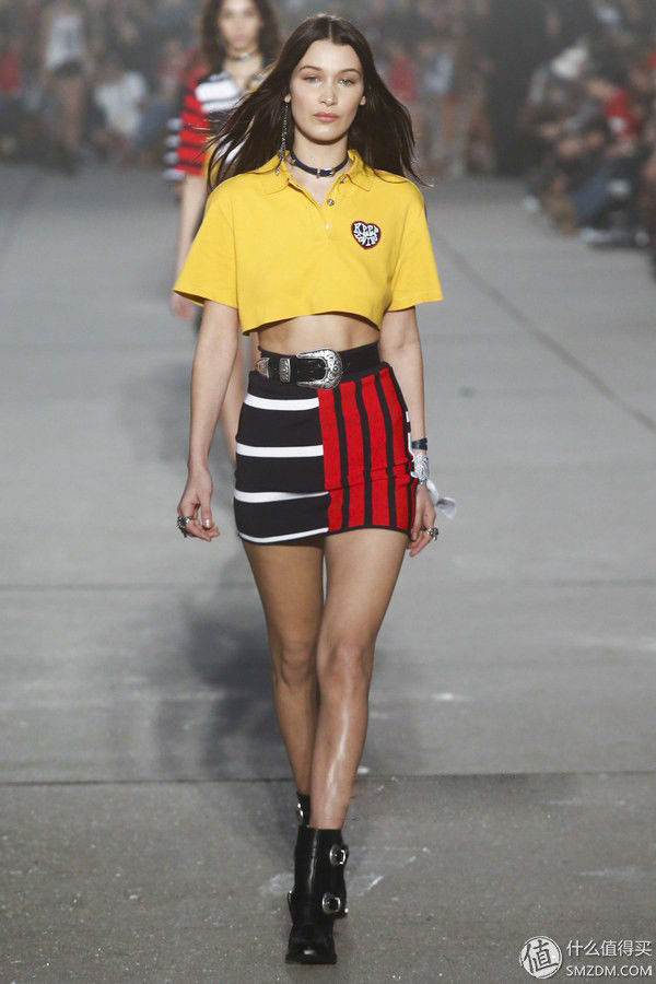 曾被嫌弃的Polo衫，其实穿对了，时髦又减龄!