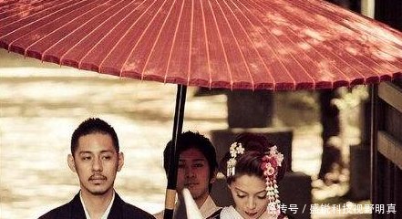 为何多数定居日本的中国男人选择与日本美女结婚看看导游怎么说