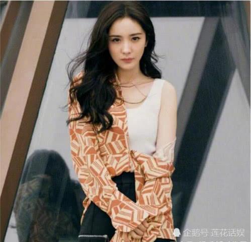 杨幂连环撞衫凯特王妃、维密天使，意外地都没输，却被她秒成廉价