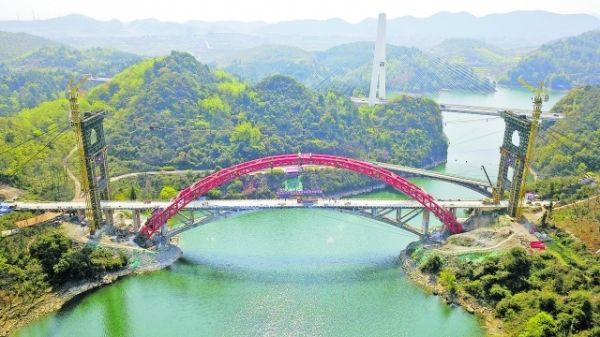  花鱼洞：贵州花鱼洞大桥改造工程复工建设