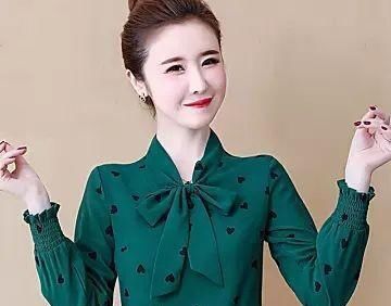  『女人』奔三奔四女人别穿的太俗气,这几款时髦洋气的雪纺衫,减龄又显瘦