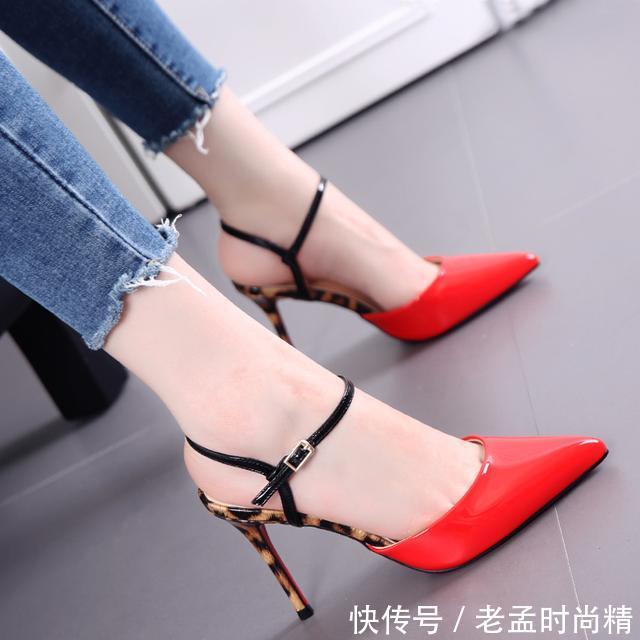 『舒适』穿上细细的高跟鞋,性感知性迎面而来!