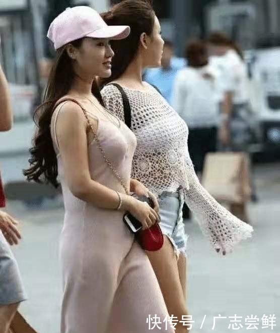 『感觉』一袭粉色连衣裙,清凉的装束,优雅的气质,恋爱的感觉