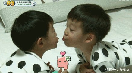 孩子是父母背后的