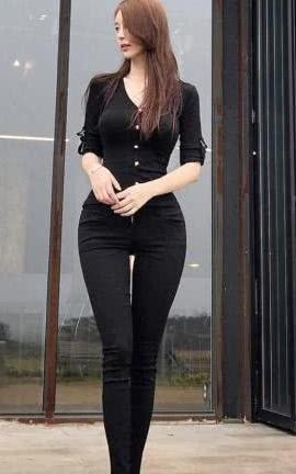 牛仔裤的穿搭,可以让你曼妙动人,秋天的时尚之选!