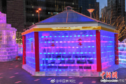 好嗨哦!“冰宫”里吃火锅 感受冰火两重天