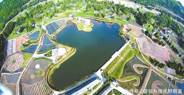  知晓@三农在改变！未来农村或将迎来新的变化，2个问题，农民早