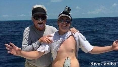 #喜欢#男子钓到一条奇怪的鱼, 正想放了它, 鱼的反应让他立即报警