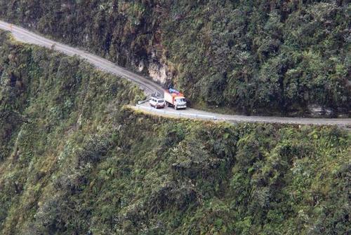 老司机都不敢走的公路，仅60公里却危机重重，每年300人在此丧命