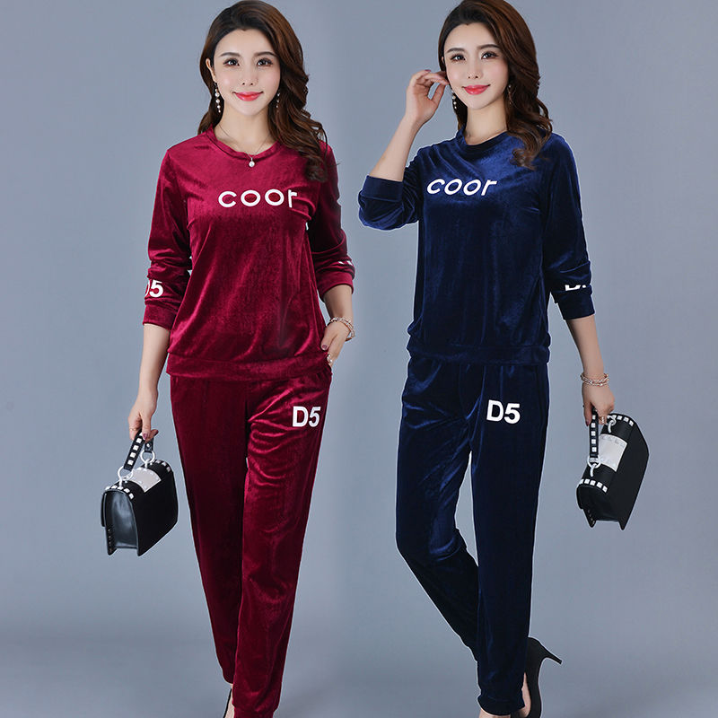 昼夜温差大，6070女人别穿裙子!穿这妈妈套装，保暖还显美嫩