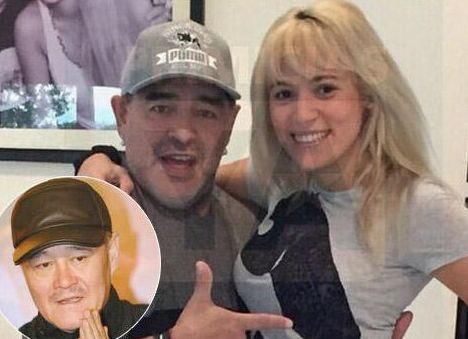 57岁球王马拉多纳女友近照曝光，小他30岁，还两度整容